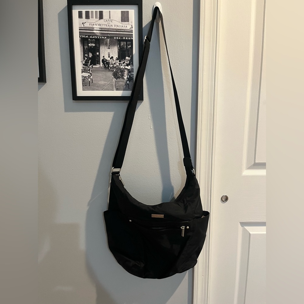 black baggalini shoulder bag black/ crossbody in great condition
